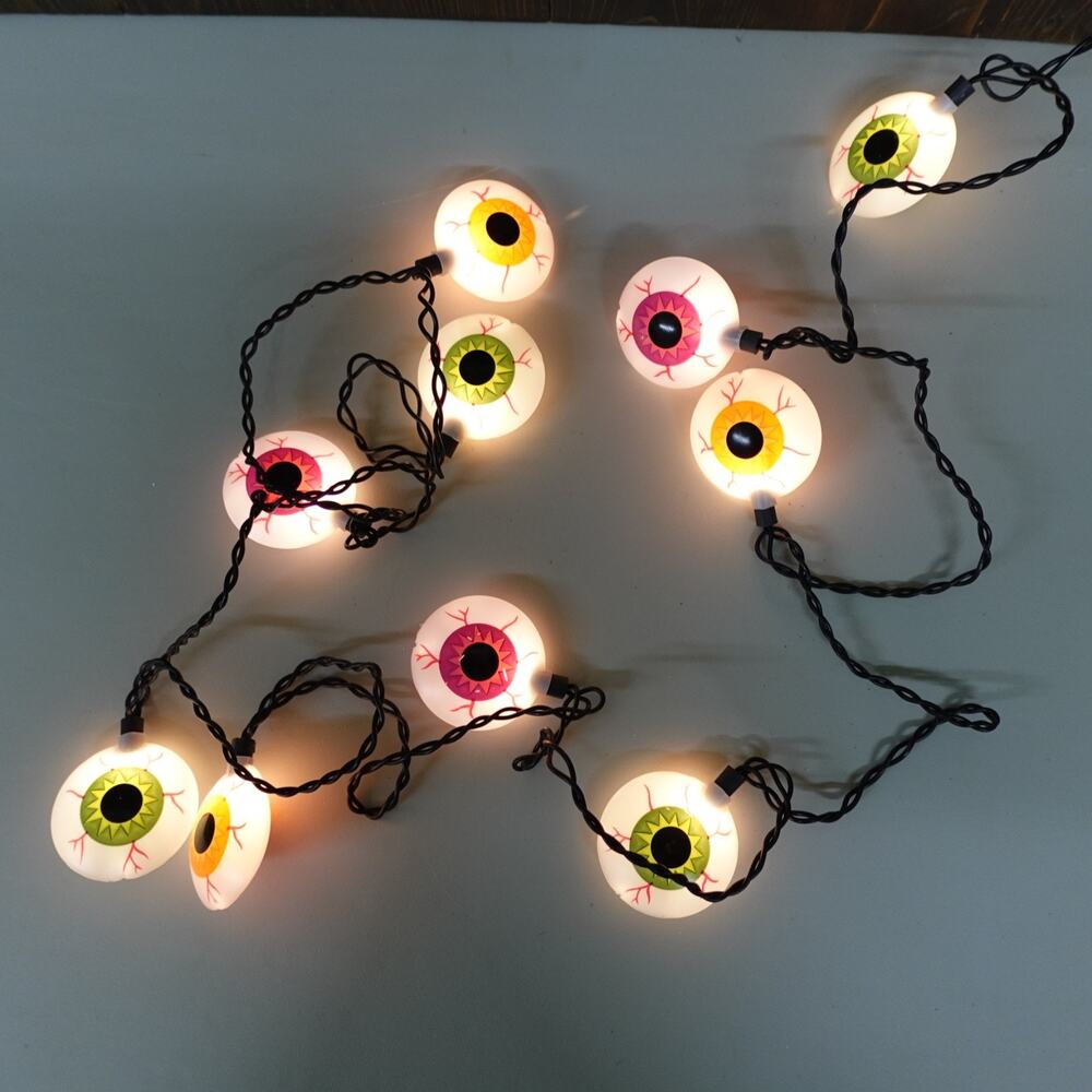 Planet Halloween 10 Eyeball Lights Indoor Outdoor 8.5 Ft Halloween String Lights - Picture 6 of 6